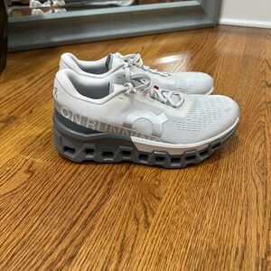 EUC On Running women's White and Gray Shoes- size 8